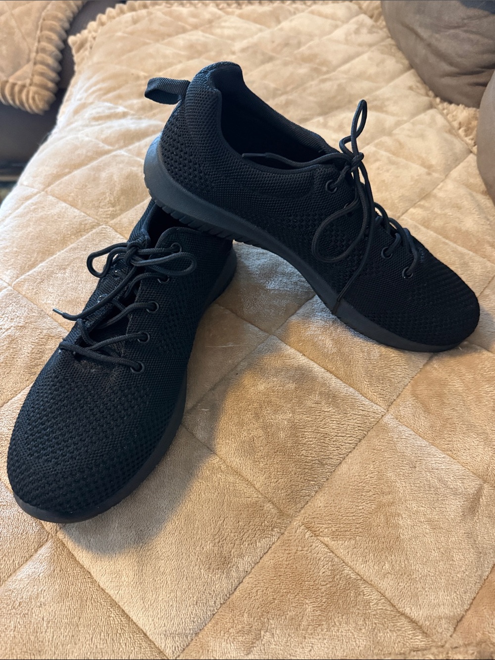 Pro Player All-Black Knit Athletic Sneakers